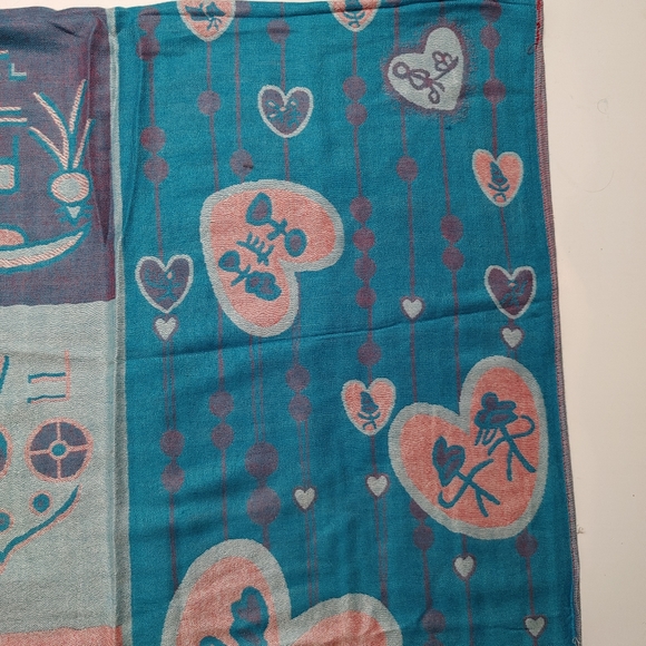 Unique 70" large scarf with tassles - Picture 4 of 8